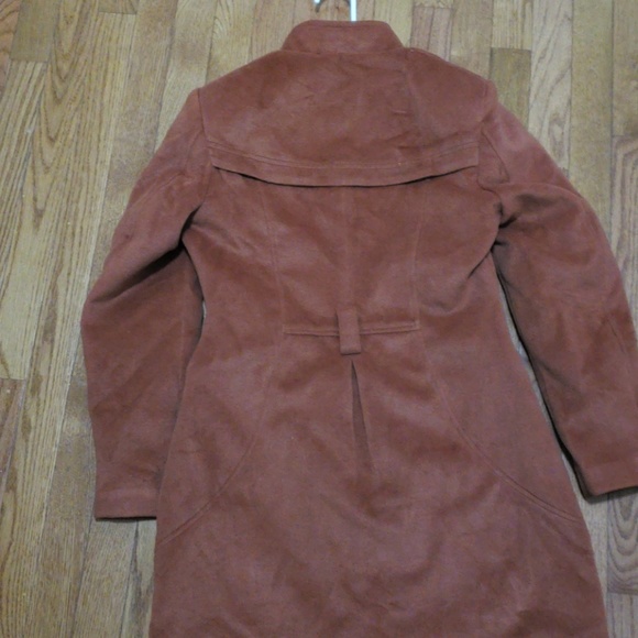 Coat - Picture 2 of 3